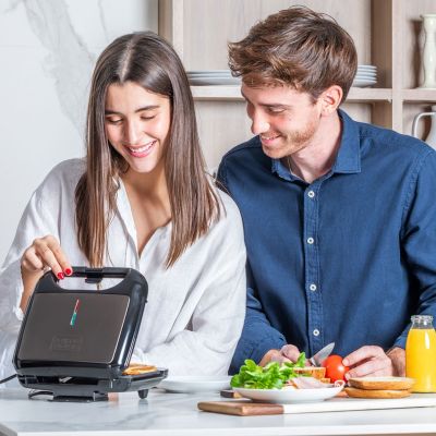 10. Black+Decker BXSA753E Sandwichmaker