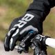 4. Rockbros Fahrradhandschuhe, isoliert, lang, Größe: XXL - Schwarz und Grau