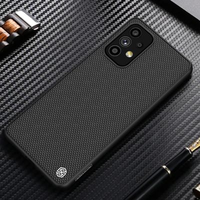 13. Nillkin Textured Case robuste, verstärkte Hülle mit Gelrahmen und Nylonrückseite für Samsung Galaxy A73 schwarz
