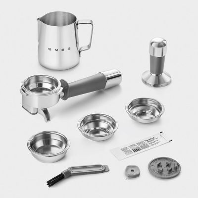 11. Smeg EGF03PBEU Kaffeemaschine, manuelle Espressomaschine, 2,4 l
