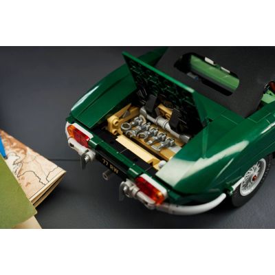 7. LEGO Icons 11381 – Jaguar E-Type