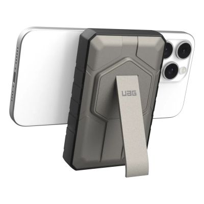 11. Powerbank UAG Rugged 10K – 10000 mAh mit Standfuß, kabelloses Laden mit 10 W, MagSafe-kompatibel, Kabel im Lieferumfang (black/titanium)