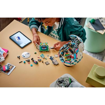 9. LEGO Editions 43019 - Fußball