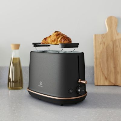 5. ELECTROLUX E7T1-6BP Explore 7 Toaster