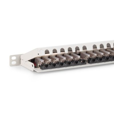 27. Hochdichtes Patchpanel 19 Zoll, 24x RJ45, LSA-Level, Cat. 6A, geschirmt, 0,5 HE, grau, Kabelführung