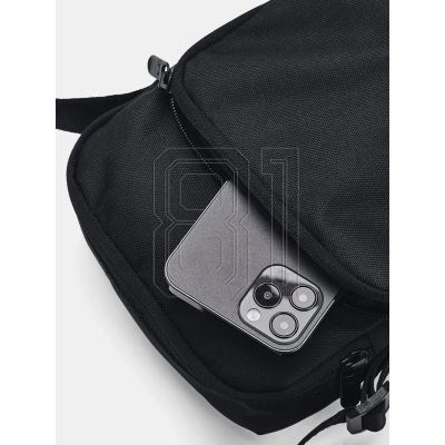 5. Under Armour 1381912-001 Tasche