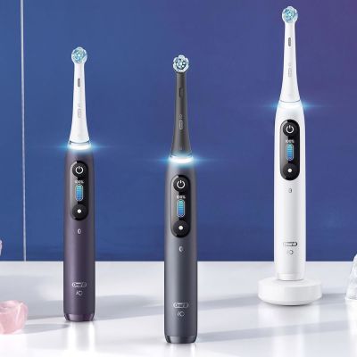 7. Braun Oral-B iO8 BLACK Elektrische Zahnbürste